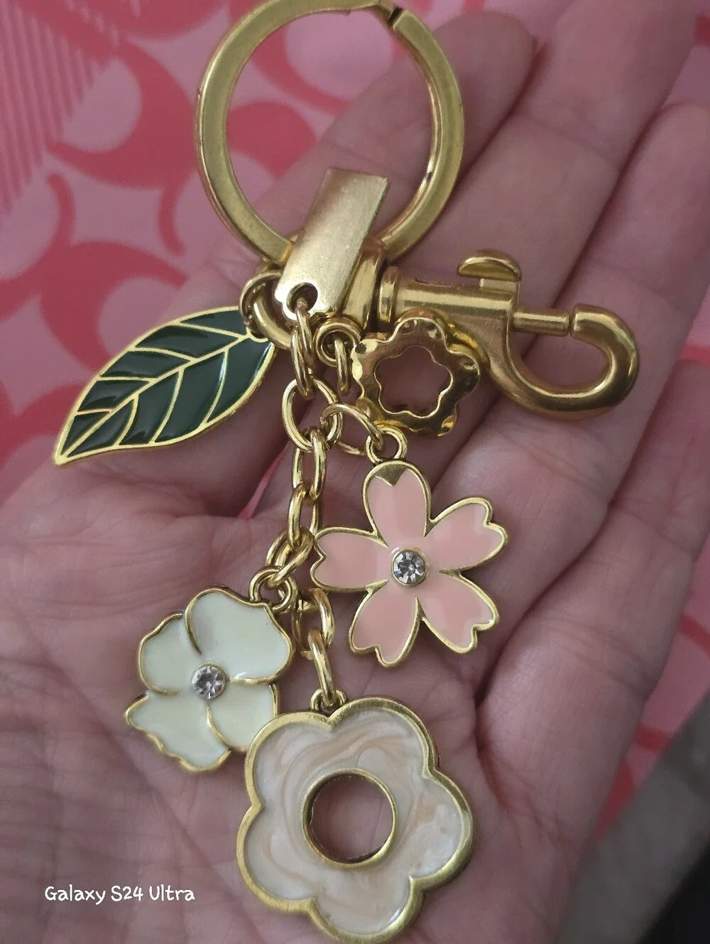 Beautiful Flower Bag Charm/ Keychain NEW - Picture 8 of 10